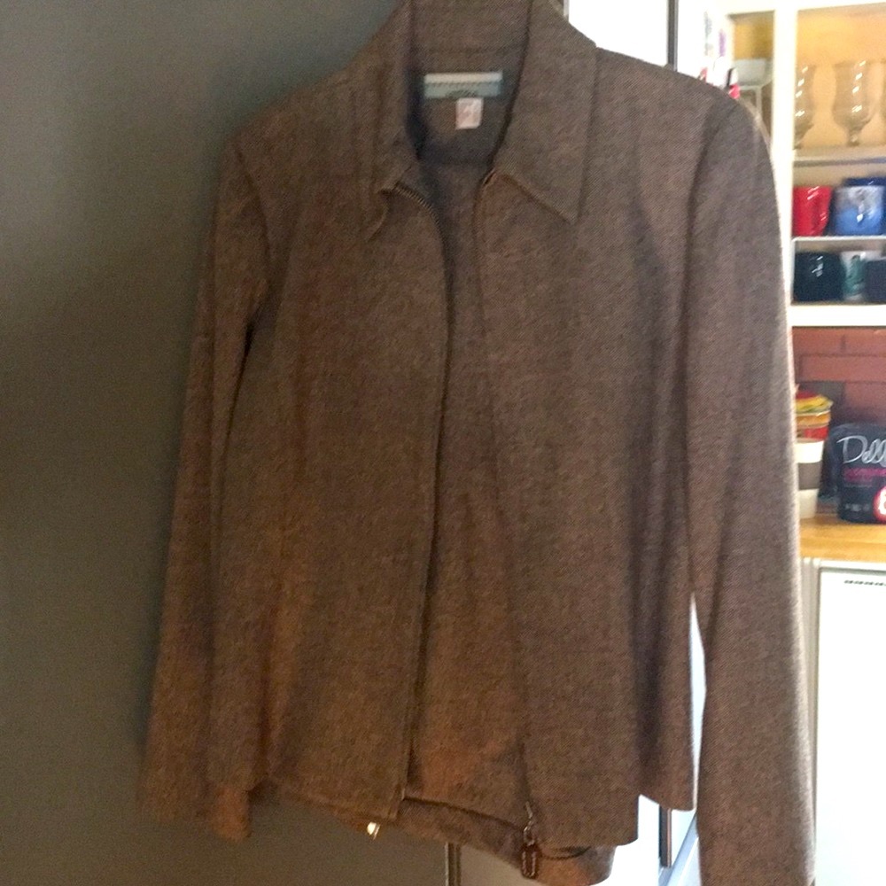 Lovely line wool mixed 2 pc suit like new